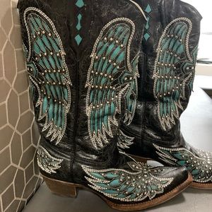 Corral boots